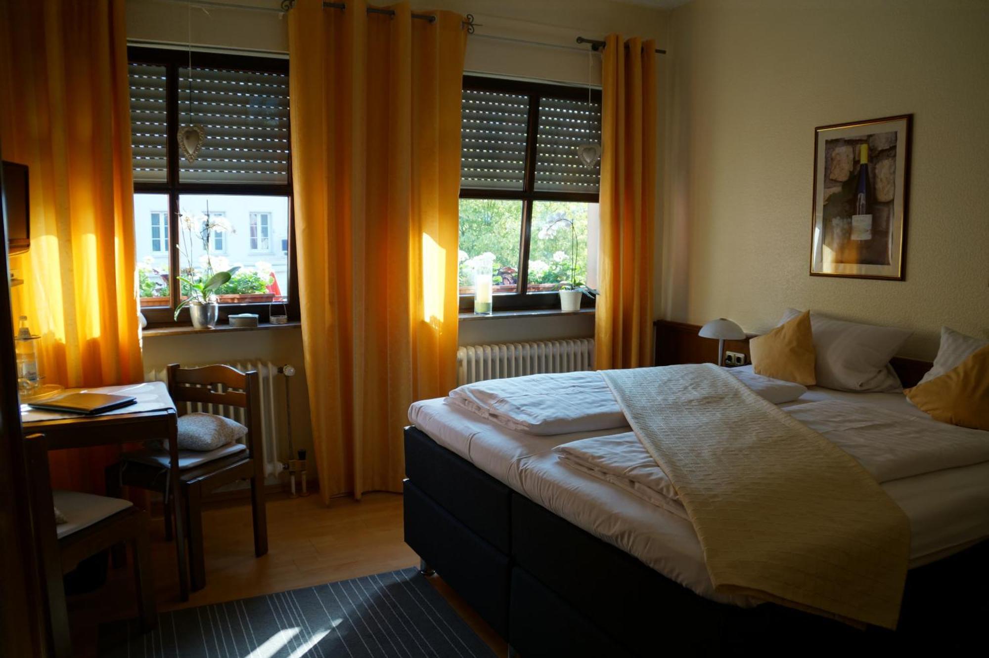 Hotel Restaurant Zunftstube Saarburg Δωμάτιο φωτογραφία